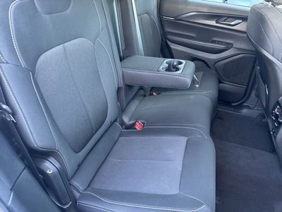 2023 Jeep Grand Cherokee Laredo 4x4