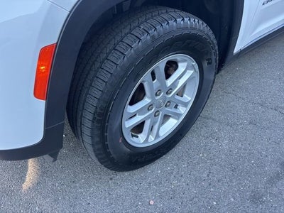 2023 Jeep Grand Cherokee Laredo 4x4