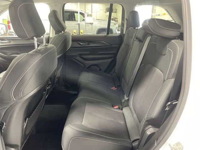 2024 Jeep Grand Cherokee Laredo X 4x4