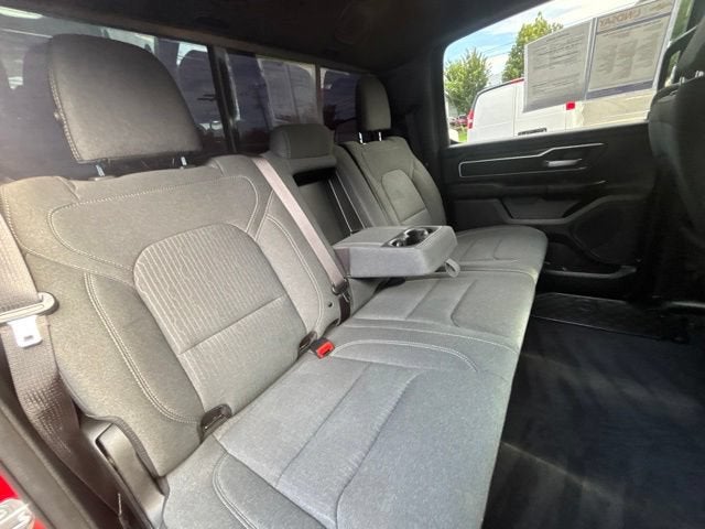 2020 RAM 1500 Big Horn Crew Cab 4x4 5'7" Box