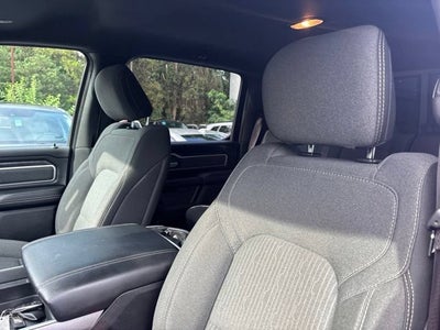 2020 RAM 1500 Big Horn Crew Cab 4x4 5'7" Box