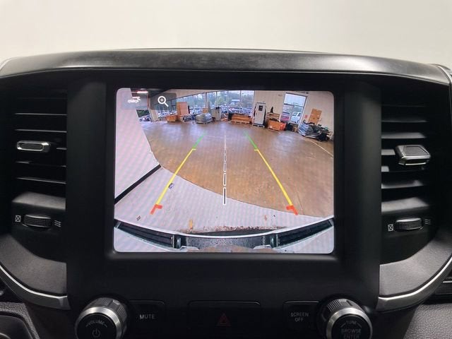 2022 RAM 1500 Big Horn Crew Cab 4x4 5'7" Box
