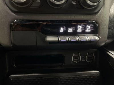 2022 RAM 1500 Big Horn Crew Cab 4x4 5'7" Box