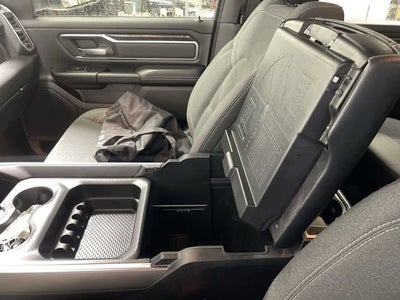 2022 RAM 1500 Big Horn Crew Cab 4x4 5'7" Box