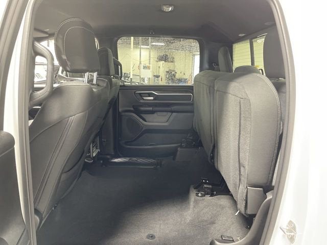 2022 RAM 1500 Big Horn Crew Cab 4x4 5'7" Box