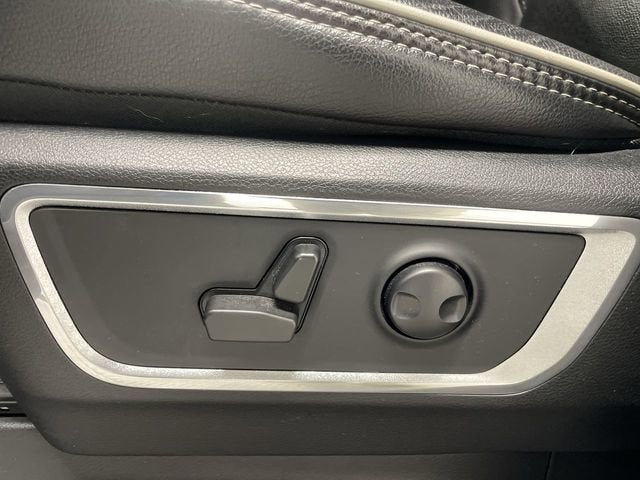 2022 RAM 1500 Laramie Crew Cab 4x4 5'7" Box