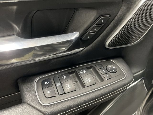 2022 RAM 1500 Laramie Crew Cab 4x4 5'7" Box