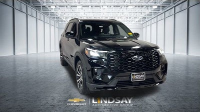 2025 Ford Explorer ST-Line