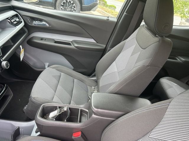 2027 Chevrolet Bolt LT - Photo 11