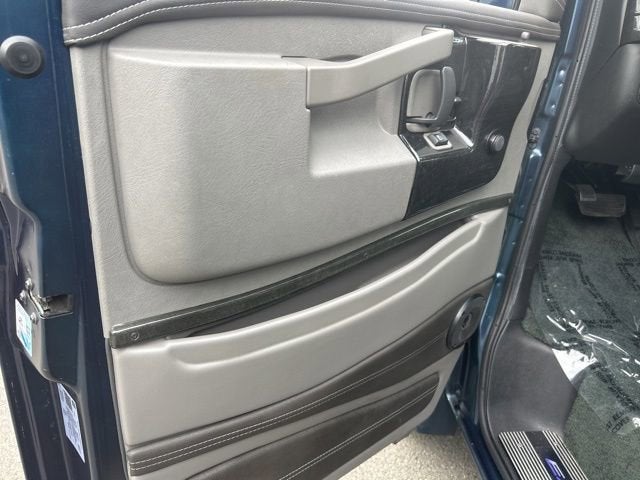2021 Chevrolet Express Passenger 2500 LS
