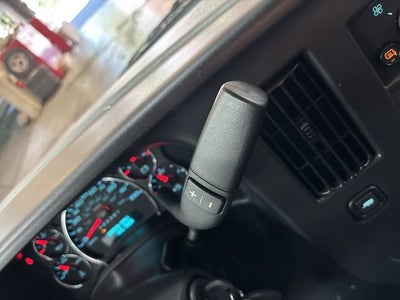 2025 Chevrolet Express Passenger 1LT