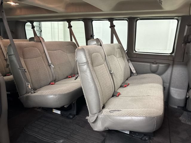 2025 Chevrolet Express Passenger 1LT