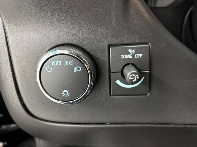 2025 Chevrolet Express Passenger 1LT