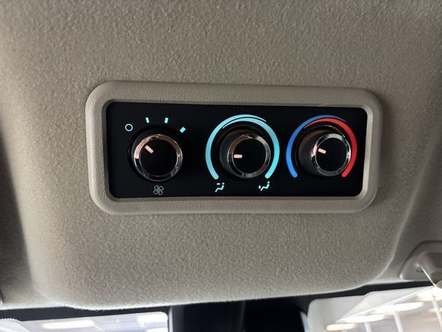 2025 Chevrolet Express Passenger 1LT
