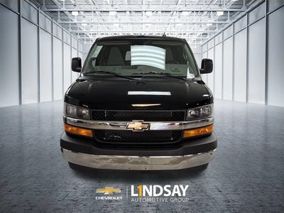 2025 Chevrolet Express Passenger 1LT