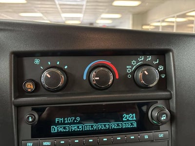 2025 Chevrolet Express Passenger 1LT