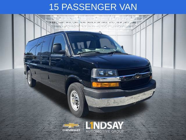 2025 Chevrolet Express Passenger 1LT