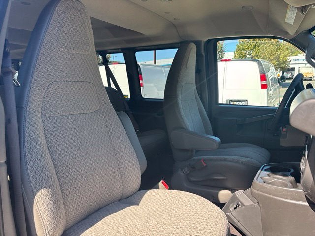 2025 Chevrolet Express Passenger 1LT