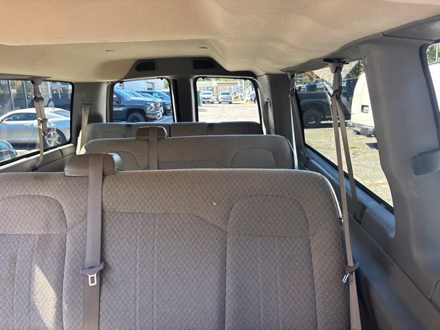 2025 Chevrolet Express Passenger 1LT