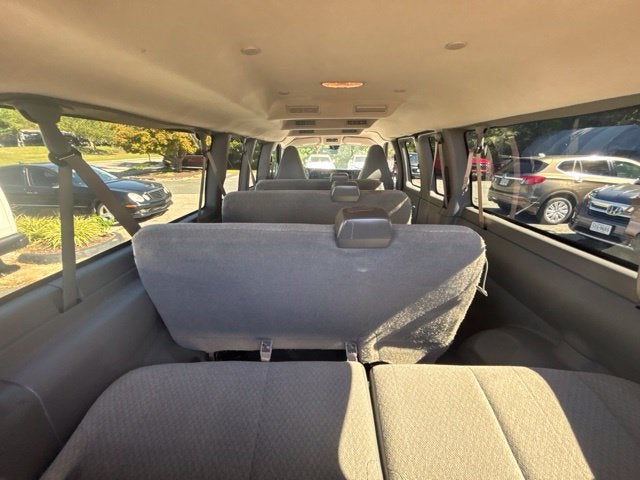 2025 Chevrolet Express Passenger 1LT