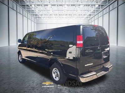 2025 Chevrolet Express Passenger 1LT