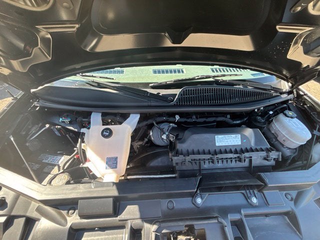 2025 Chevrolet Express Passenger 1LT