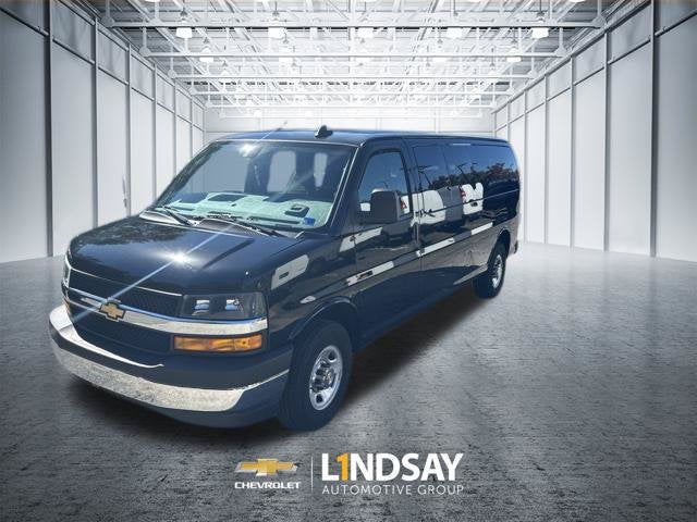 2025 Chevrolet Express Passenger 1LT