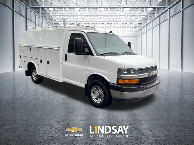 2022 Chevrolet Express Cutaway 3500 Work Van