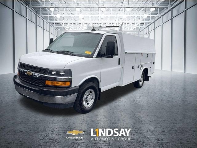 2022 Chevrolet Express Cutaway 3500 Work Van