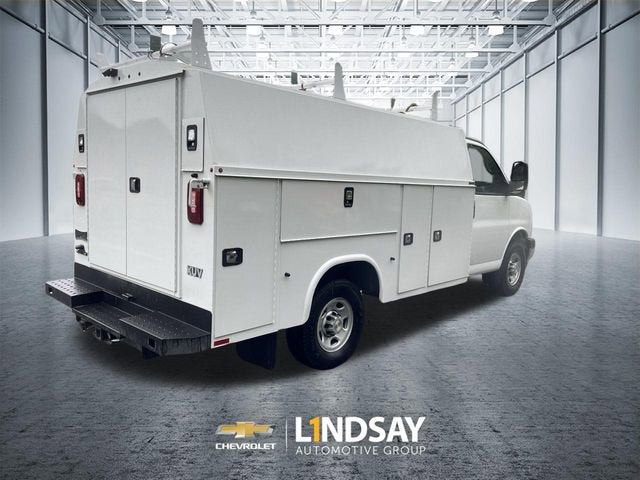 2022 Chevrolet Express Cutaway 3500 Work Van