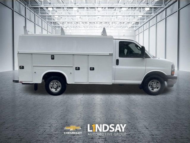 2022 Chevrolet Express Cutaway 3500 Work Van