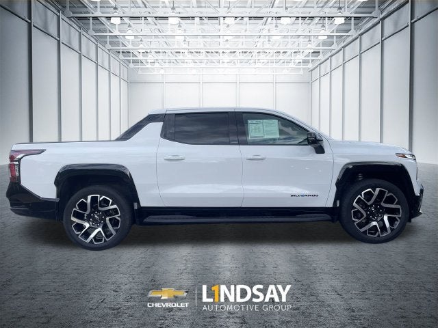 2025 Chevrolet Silverado EV RST - Photo 9