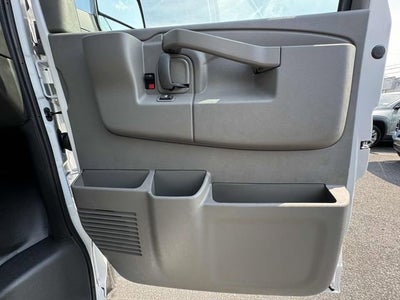 2025 Chevrolet Express Cargo WT