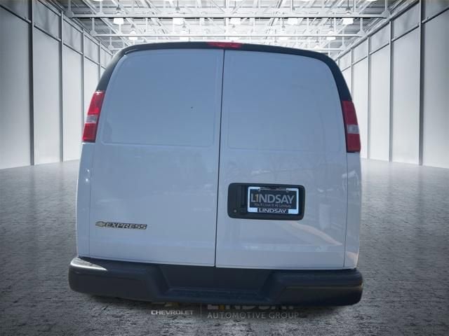 2026 Chevrolet Express Cargo WT