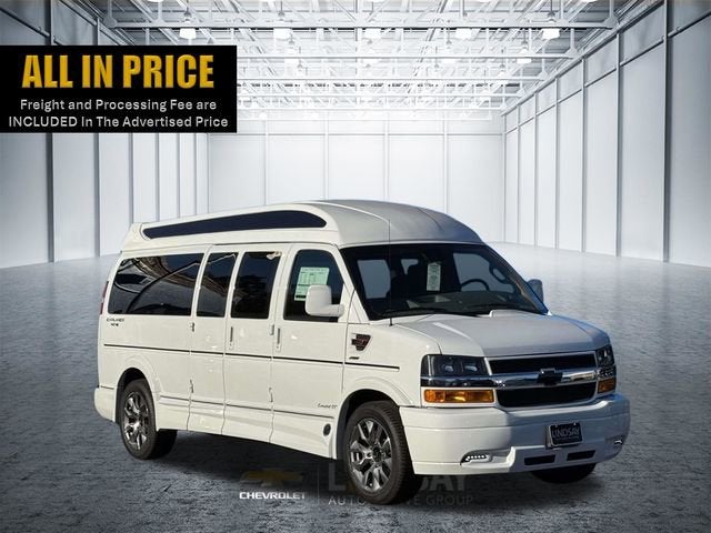 2025 Chevrolet Express Cargo WT