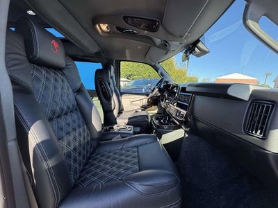 2025 Chevrolet Express Cargo WT