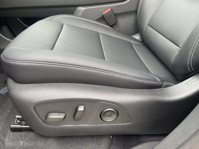2027 Chevrolet Traverse LT - Photo 12