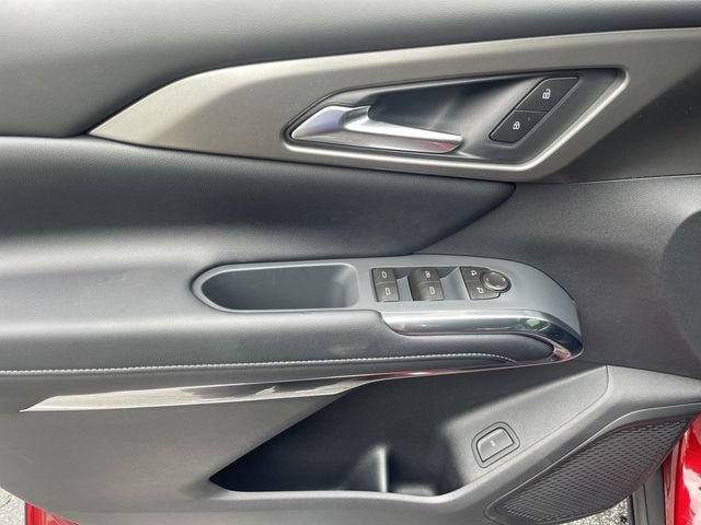2027 Chevrolet Traverse LT - Photo 13