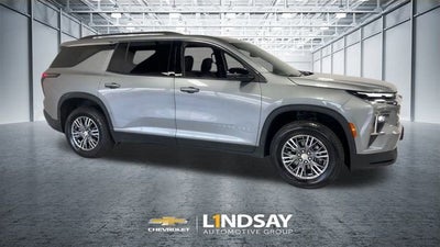 2025 Chevrolet Traverse LT