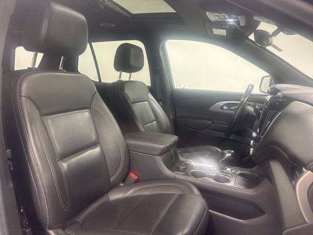 2022 Chevrolet Traverse LT Leather