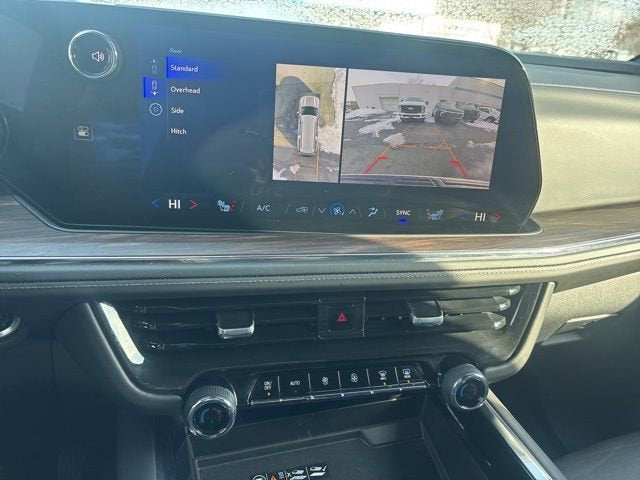 2025 Chevrolet Suburban LT