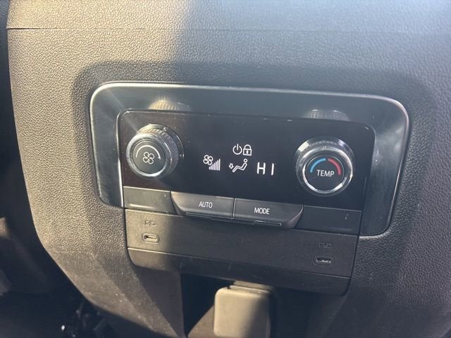 2025 Chevrolet Suburban LT