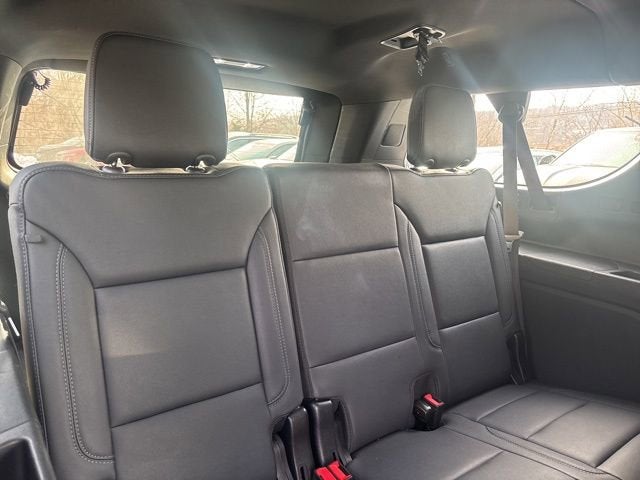 2025 Chevrolet Suburban LT