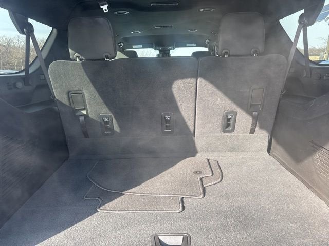 2025 Chevrolet Suburban LT