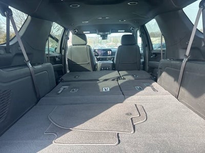 2025 Chevrolet Suburban LT