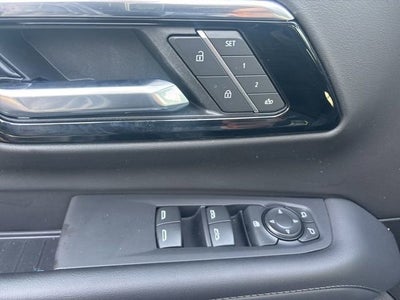 2025 Chevrolet Suburban LT