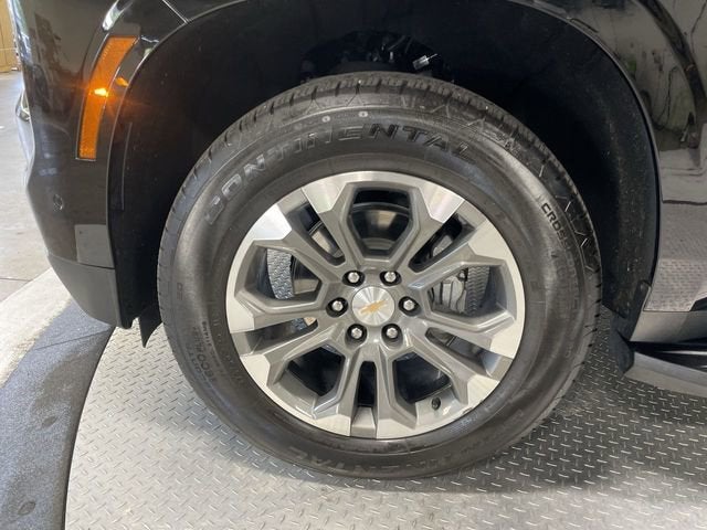 2025 Chevrolet Suburban LT