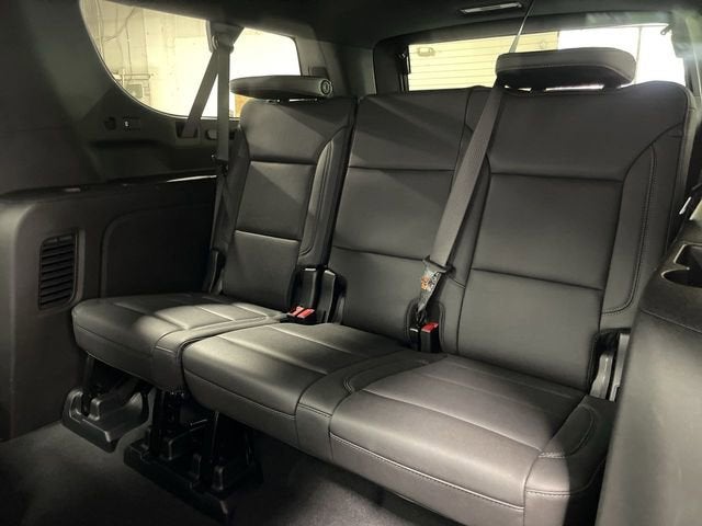 2025 Chevrolet Suburban LT