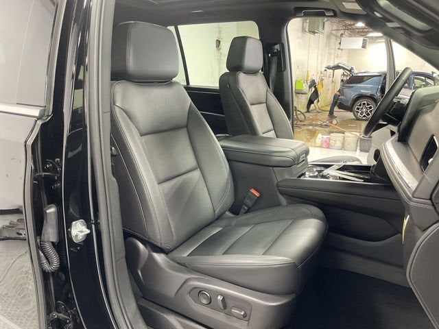 2025 Chevrolet Suburban LT