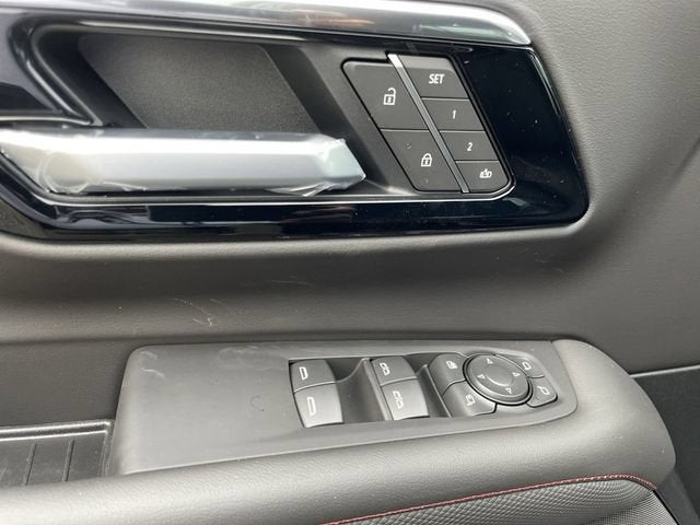 2026 Chevrolet Suburban RST - Photo 13
